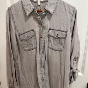 Chelsea & Violet woMen's Casual Gray Button-Down Shirt
